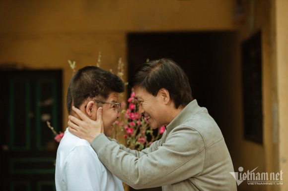 4 Bo Anh Am Ap Tinh Phu Tu Cua Cha Con Nghe Si Quoc Tuan