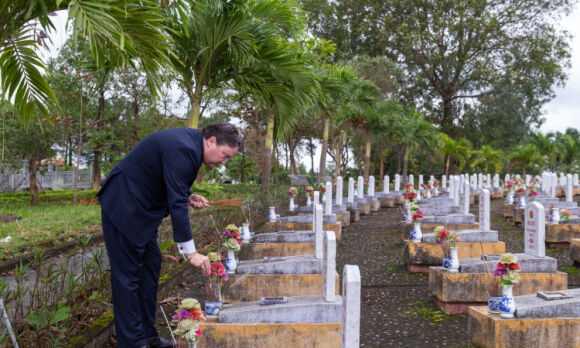 2 Khanh Thanh Hai Cong Trinh Tri Gia 700000 Usd My Tai Tro Cho Quang Binh