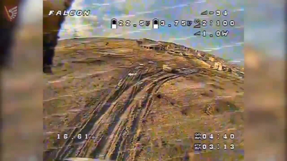 1 Linh Du Ukraine Su Dung Uav Cam Tu Ban Chay Xe Tang Nga