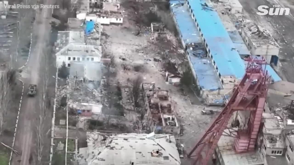 1 Xe Tang Ukraine Ap Dao Bo Binh Nga Trong Man Can Chien Tai Donetsk