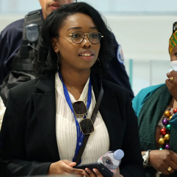 3 Co Gai Duy Nhat Song Sau Tham Hoa Roi May Bay Lenh Denh Tren Bien 12 Tieng