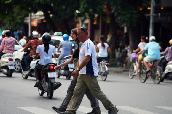 3 Du Khach Tay Sang Duong O Viet Nam Nhu Choi Tro Phieu Luu Mao Hiem