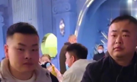 1 Dam Cuoi Gay Chu Y Vi Ban Tiec Danh Cho Hoi Nguoi Yeu Cu Cua Co Dau