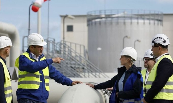 1 La Bai Nang Luong Cua Nga Dan Mat Suc Nang