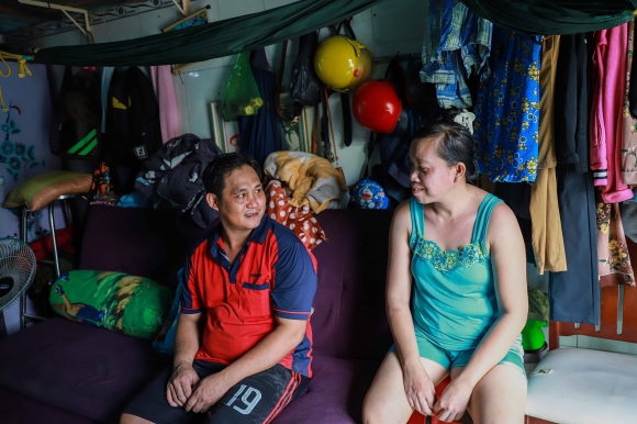 8 Can Tien Lai Mat Viec Lao Dong Ngheo Boi Rac Kiem Thuc An Quan Ao Moi Don Tet