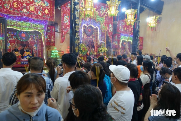 5 Nang Dep Nguoi Dan Tphcm Di Duong Hoa Di Chua Cau An