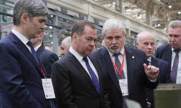 1 Ong Medvedev Bac Tin Nga Can Vu Khi