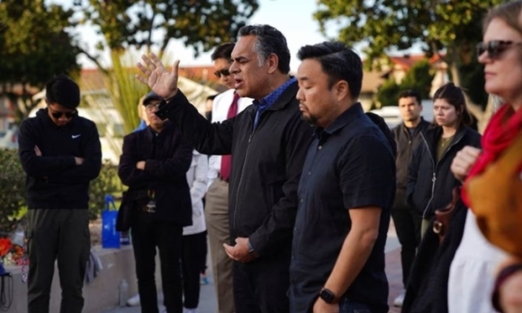 2 Canh Sat Mat 5 Tieng De Canh Bao Ve Nghi Pham Xa Sung California