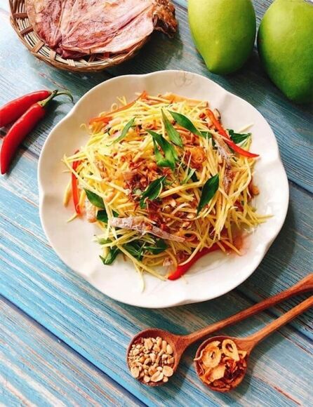 Đồ ăn thừa ngày Tết bỏ đi rất lãng phí, chị em làm ngay loạt món ngon, dễ ăn đãi cả nhà