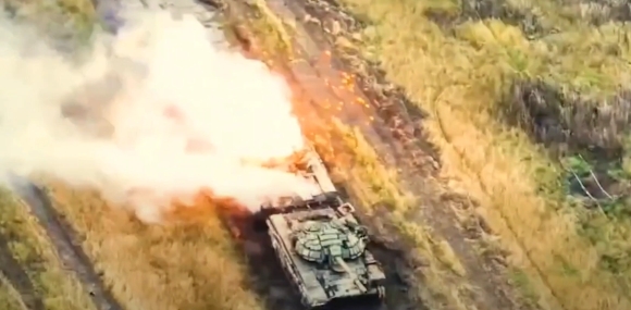 1 Vu Khi Dac Biet Ukraine Su Dung De Tap Kich No Tung Xe Tang Thiet Giap Nga