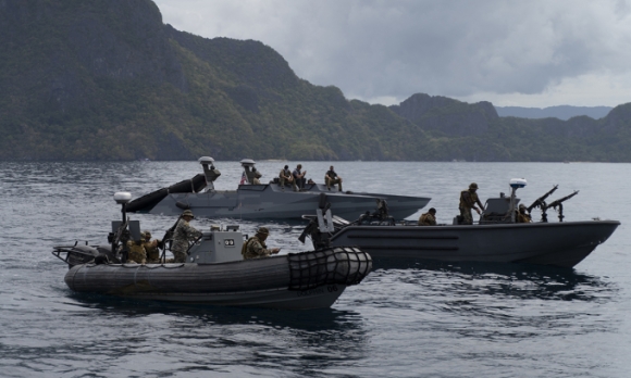 1 My Muon Mo Rong Quyen Tiep Can Can Cu Quan Su Philippines