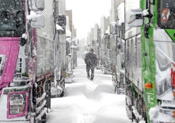 2 Nguoi Viet Chat Vat Trong Gia Ret Ky Luc O Nhat Han