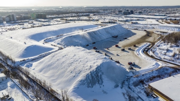 2 Tranh Cai Ve Hang Tram Nghin Tan Muoi Don Tuyet O Canada
