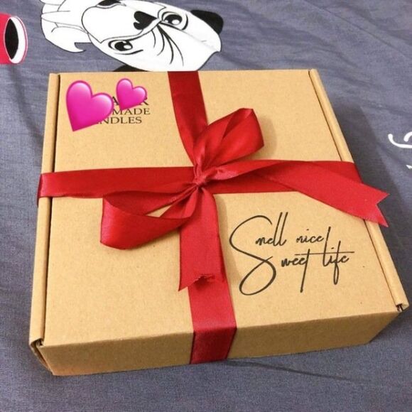 Áp lực vì sợ tặng quà Valentine ít tiền hơn