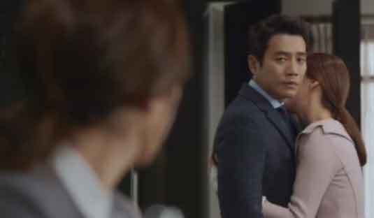 Vợ đi đánh ghen cùng đồng nghiệp, phát hiện chồng ngoại tình