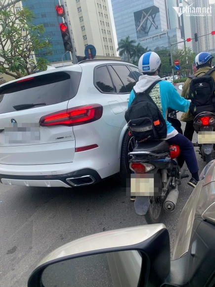 Giới trẻ đang quá dè sẻn lời xin lỗi