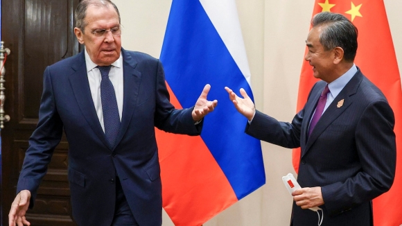 1 Der Spiegel Cong Ty Trung Quoc Dang Dam Phan Gui May Bay Khong Nguoi Lai Cho Nga