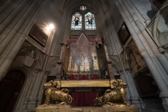 2 Trung Tu Ngai Vang 700 Tuoi Truoc Le Dang Quang Vua Charles Iii