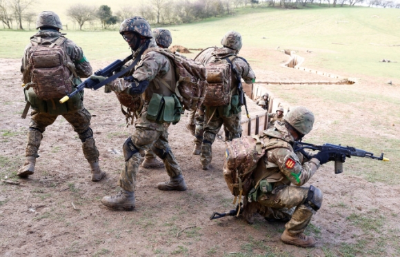 1 My To Chuc Dien Tap Cho Si Quan Ukraine