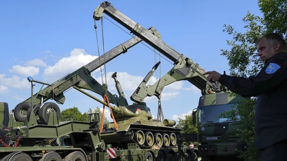 2 Estonia Do Bo Cac Tuong Dai Ky Niem Thoi Lien Xo Cam Cong Dan Nga Nhap Canh