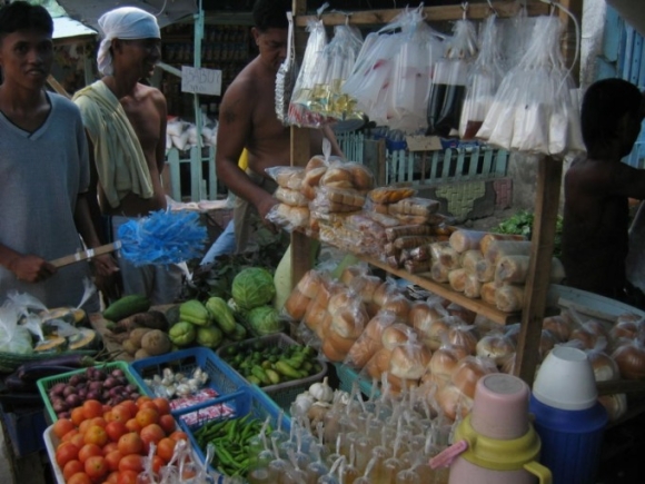 1 Cuoc Song Thu Gi Cung Co Trong Nha Tu Philippines