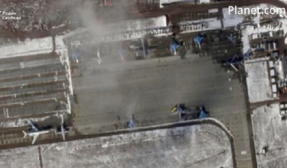 1 Ukraine Tiet Lo 6 Tiem Kich Su 34 Bien Mat Bi An Khoi San Bay Nga Sau Su Co Bat Ngo