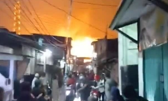 2 Chay Tram Xang Dau Indonesia 17 Nguoi Chet