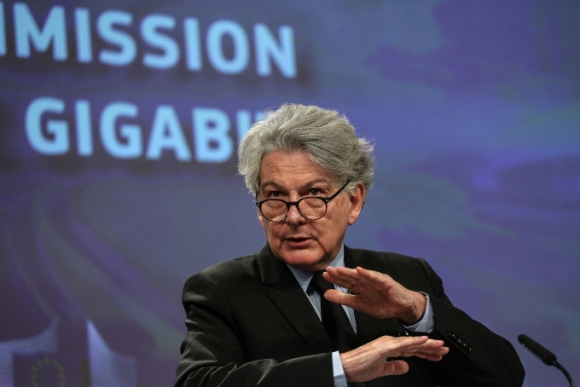 1 Quan Chuc Eu De Xuat Chuyen Sang Kinh Te Thoi Chien