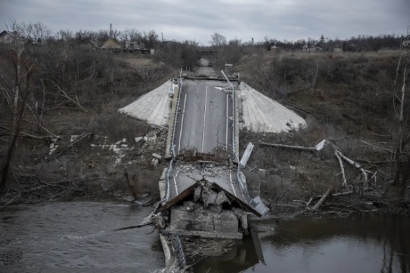 1 Linh Ukraine Va Dan Thuong Thao Chay Khoi Dia Nguc Bakhmut Khi Quan Nga Ngay Cang Tien Gan