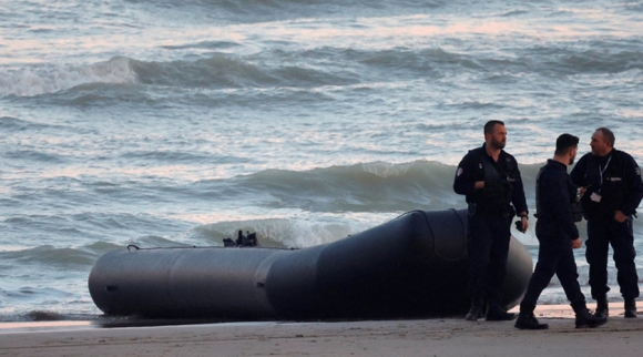 1 Anh Khong Cho Nguoi Nhap Canh Bat Hop Phap Xin Ti Nan