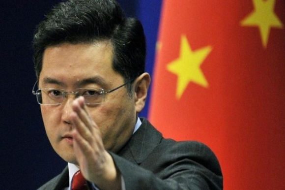 2 My   Trung Chim Sau Vao Vong Xoay Doi Dau