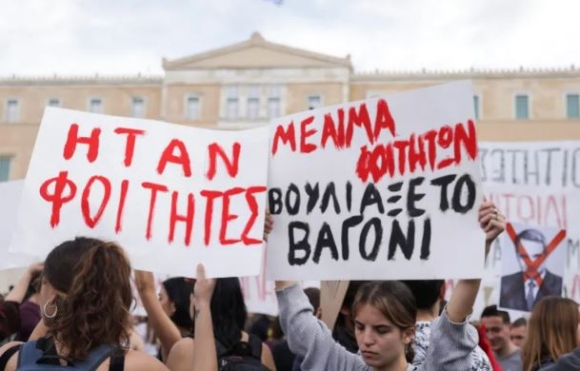 1 Hang Ngan Nguoi Bieu Tinh O Hy Lap Sau Vu Tai Nan Tau Hoa Tham Khoc