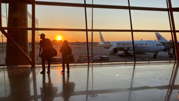 1 Nup Bong Du Lich Gioi Thuong Luu Trung Quoc Chuyen Tien Ra Nuoc Ngoai