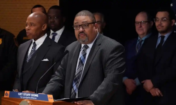 3 Ong Trump Hoang Loan