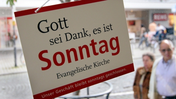 Điều 'kỳ lạ' ở Đức: TTTM buộc đóng cửa sau 8h tối, chủ nhật quán xá không được mở cửa, bất kỳ ai vi phạm có thể bị phạt hàng nghìn euro