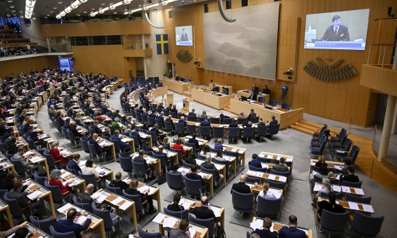 1 Quoc Hoi Thuy Dien Thong Qua Du Luat Gia Nhap Nato