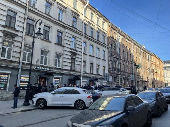 1 Gan Nhu Hoang Loan Nguoi Nga Gay Bao Hoi Doai Trong Boi Canh Dong Rup Sup Do