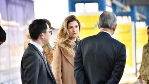 1 An Do Thong Bao Chuyen Tham Cua Thu Truong Ngoai Giao Ukraine