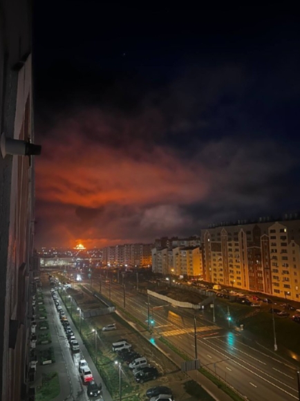 4 Kho Chua Dau O Crimea Boc Chay Du Doi Nghi Bi May Bay Khong Nguoi Lai Tan Cong