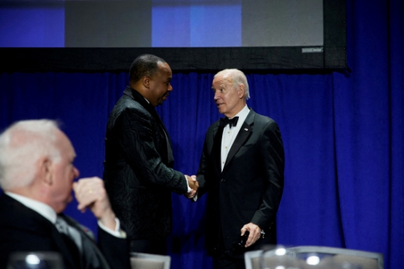 1 Phan Ung Kho Ngo Cua Ong Biden Trong Bua Toi O Washington Hilton