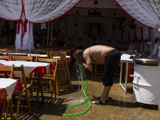 2 Tay Ban Nha Bo Dao Nha Trai Qua Thang Tu Nong Chua Tung Thay