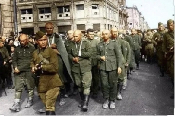 4 Mat Tran Phia Dong Tran Chien Xe Tang Lon Nhat Trong Lich Su Quan Su The Gioi