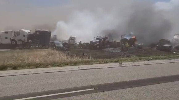 1 80 Xe Dam Lien Hoan Giua Bao Bui My