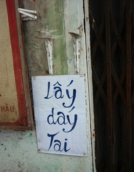 5 Anh Bien Quang Cao Sai Chinh Ta Khien Dan Mang Cuoi Lan Lon