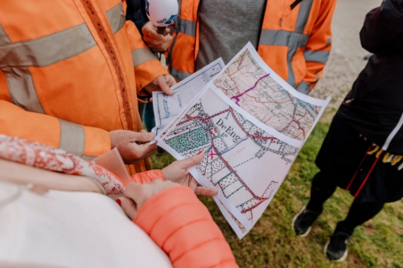 Ngôi làng hẻo lánh bỗng náo nhiệt vì tấm bản đồ kho báu phát xít Đức