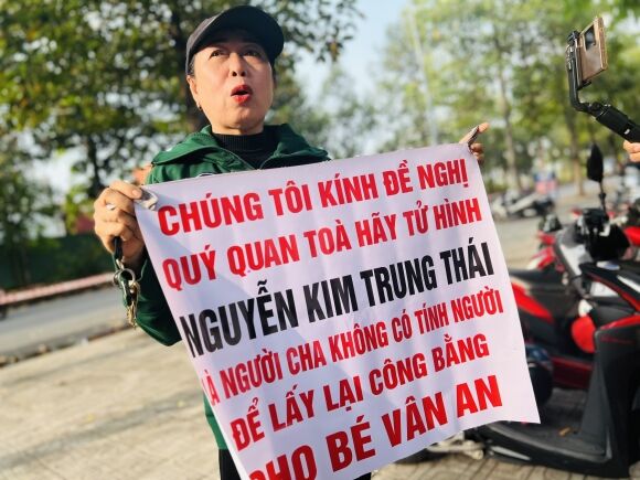 1 Tieng Thet Ron Nguoi Giua Phien Toa Hiu Hat Xu Vu Di Ghe Quynh Trang