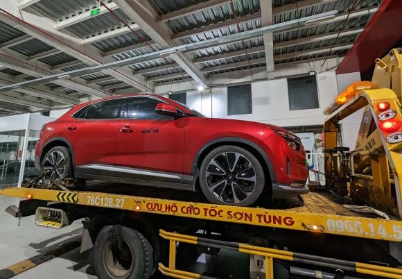 5 Trai Nghiem Vf8 Bi Loi Dung Dot Ngot Luc Nua Dem Tren Cao Toc Quang Ngai Da Nang