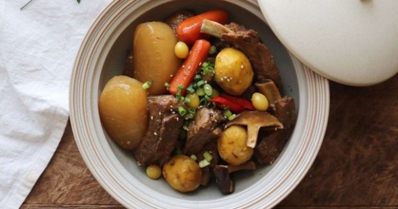 Bí kíp làm món sườn heo hầm mềm thơm, thấm vị siêu đơn giản tại nhà