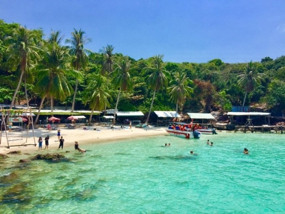 Vì sao một con gà ở Phú Quốc giá 1,5 triệu đồng, hải sản giá "cắt cổ"?