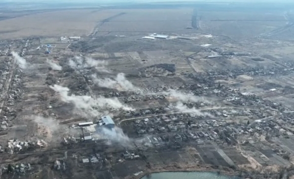 1 Bakhmut Tu Thanh Pho Cua Ruou Vang Va Hoa Hong Thanh Dia Nguc Tran Gian